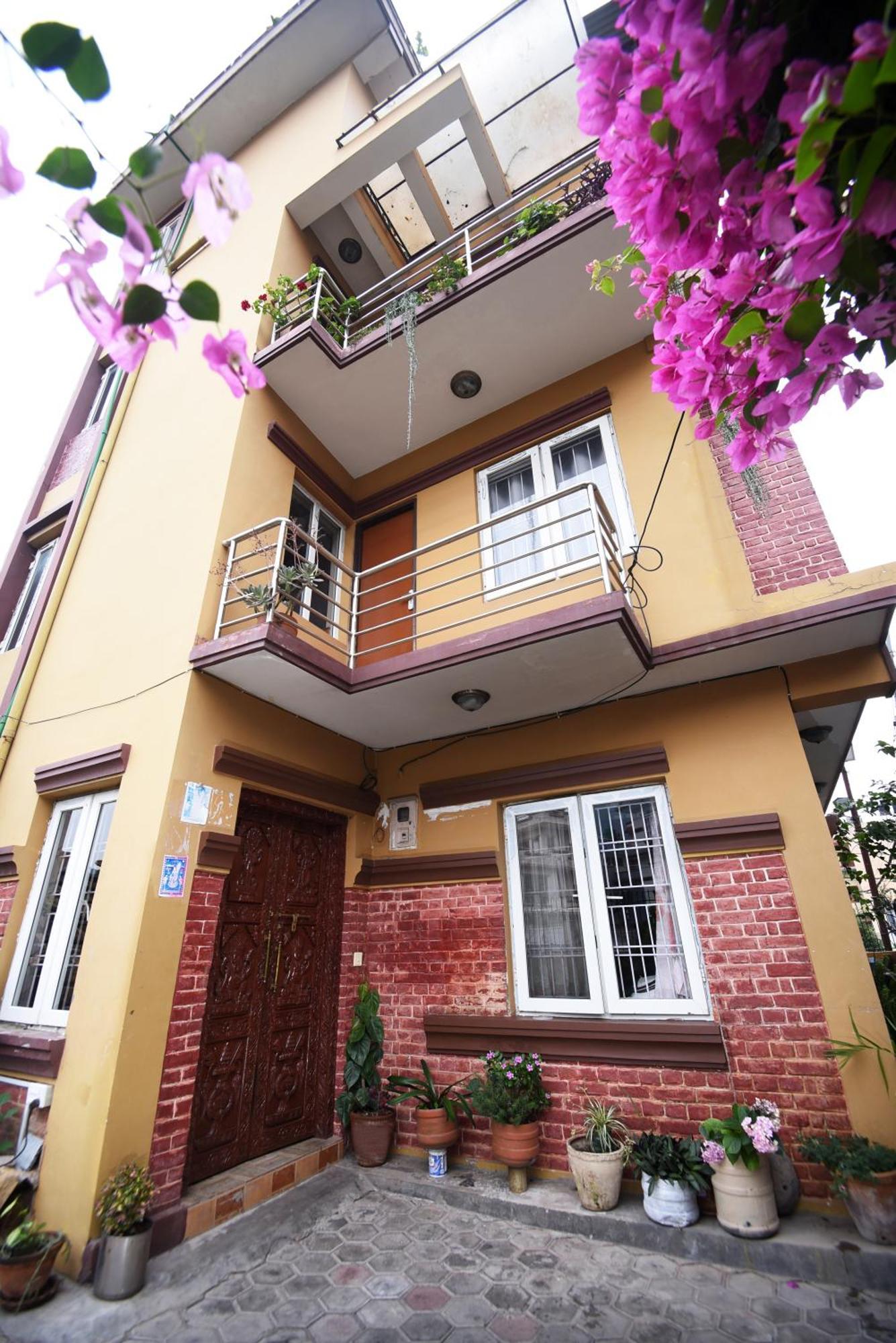 Mums Homestay & Studio Apartments Катманду Екстер'єр фото