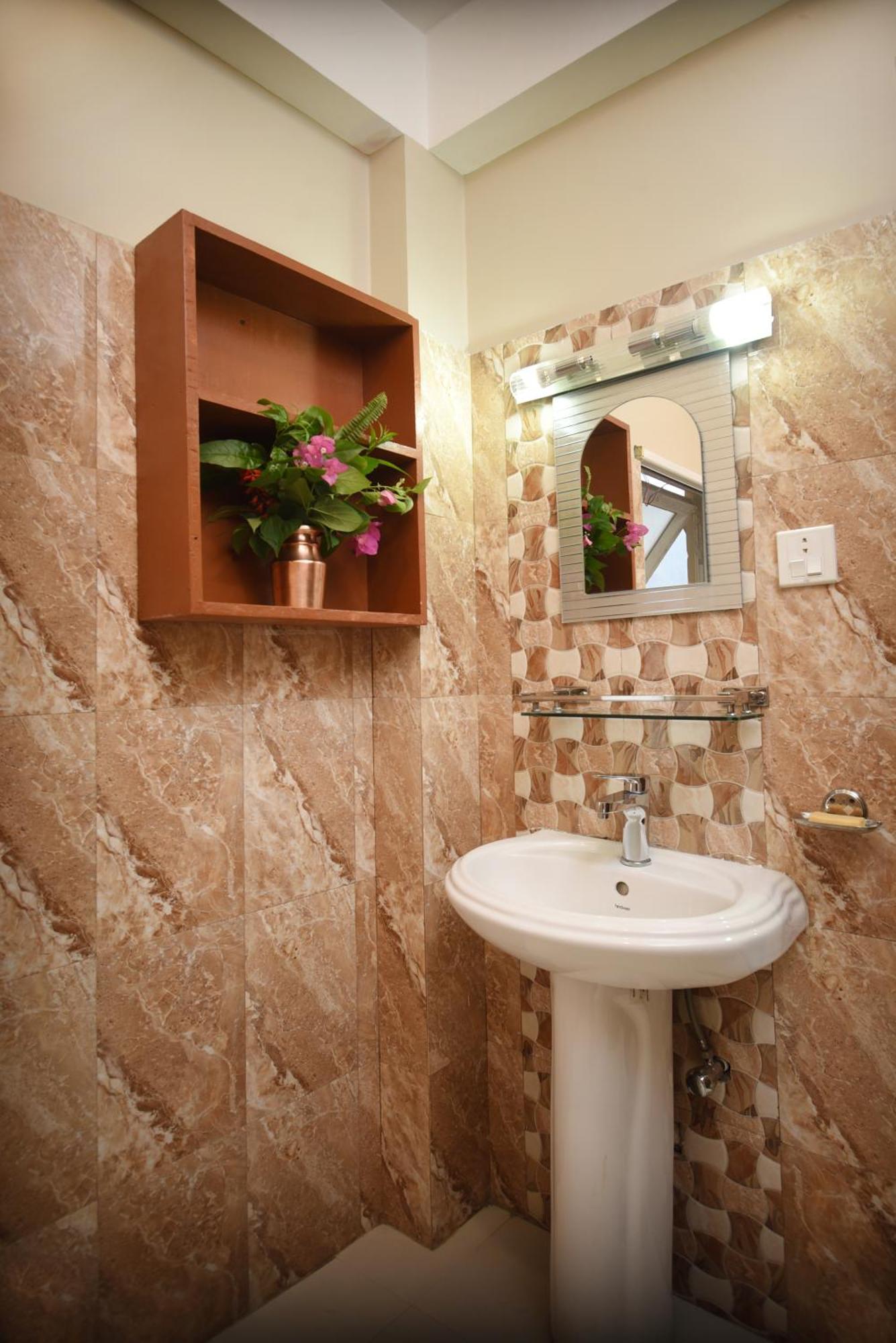 Mums Homestay & Studio Apartments Катманду Екстер'єр фото